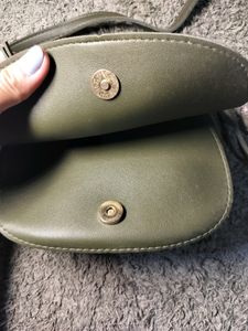 Beautiful Olivia Colour Sling Bag 💚💚💚