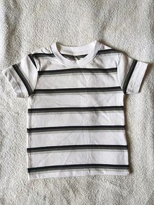 Unused NEW Stripes T SHIRT