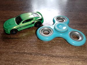 Cool Green Hot Wheel +Smooth Blue Fidget Spinner