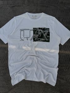 Under Armour Tshirt