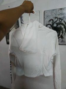 Stylish White Sweatshirt