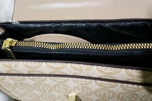 Old Money Luxurious Beige Patterned Handbag