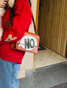 ❌cleaning Out Sale❌No Sling Bag With Flaw