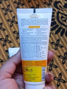 Globus Naturals Refreshing Vitamin C Face Wash