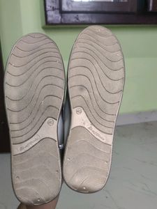 New White And Gold Women Sneakers With Tag