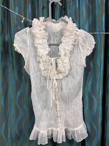 vintage ruffle milkmaid blouse 🕊️