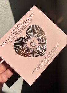 Charlotte Tilbury Soulmate face pallete