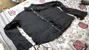 BLACK SHIRT