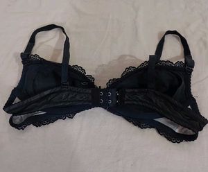 Cute-Bow design black lace bra