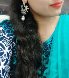 White Or Black  Stone Whit