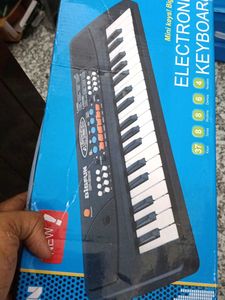 BIGFUN Electronic Keyboard 430 37 Keys 3 Tone 8 Ry