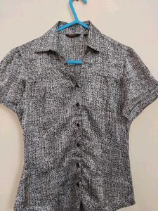 Short Sleeve Blouse from brand Park Avenue(Size-XS