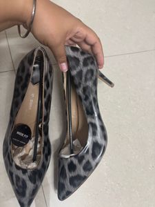 🆕 “Dorothy Perkins” Panther Print Stilettos