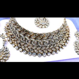 Elegant Gold &amp; Crystal Jewelry Set