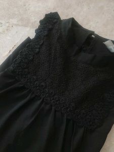 Black ⚫top