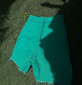 H&amp;M green shorts, size small