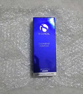 iS Clinical Cleansing Complex