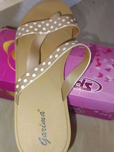 Women Slippers👡.... Perfect For Everyday Use🦸‍♂️
