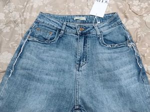 Wide Leg Jeans - Light Wash