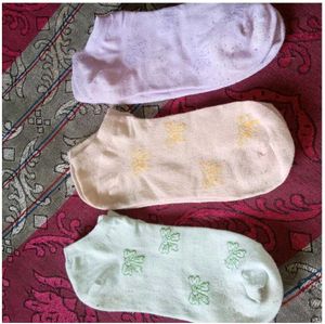 2 Shoes Nd Socks