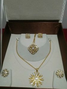 Gold Tone Jewelry Set Of 2 WITHOUT BOX