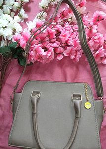 Handbag ...