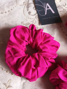 Pink Scrunchie Set 3 New 🆕✨