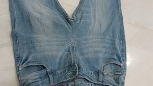 Adjustable Capri Jeans With Pink Details