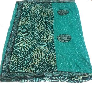 Beautiful Saree With Unique Color And Print