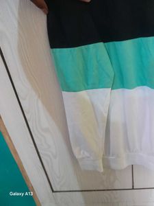 Kroptee Color Block Sweatshirt