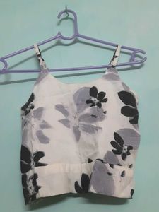 Two piece shirt and tank top, Size S-M