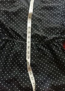 It&#39;s Beautiful Black Top With White Point On It