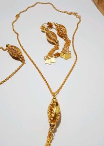 Elegant Gold Jewelry Set