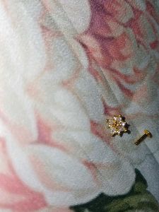 Beautiful white stoned Nosepin - Pierced