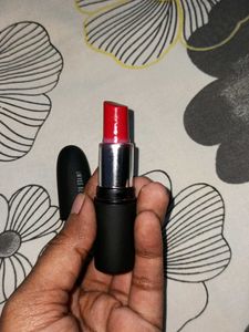 Swiss Beauty Smoking Red Lipstick