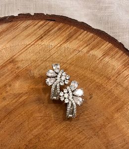 AD Sparkling Floral Earrings