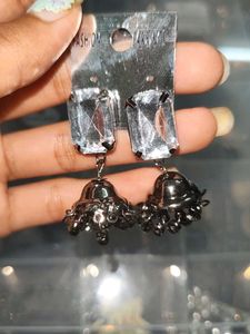 Unique Oxidised Jhumka With Diamond