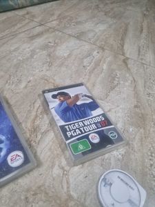 PSP Game Bundle - FIFA, Tiger Woods