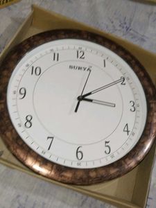 Surya Quartz Clock