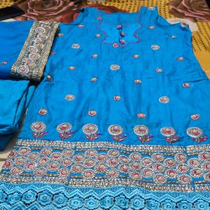 Heavy Dupatta Suit For Party Wear 💙