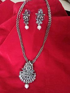 Vintage Silver-Tone Necklace &amp; Earrings Set