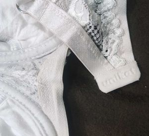 Elegant White Lace Bra 🖤