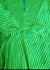 Free Delivery 🚚 Elegant Green Striped Kurti