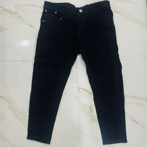 Black Cropped Jeans