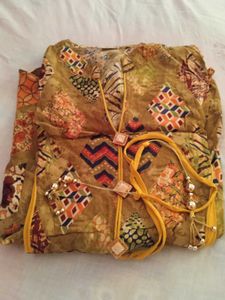 A Stylist Frock Kurti With Leggy And Dupatta