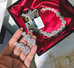 Elegant Ad Jwellery Se..!!