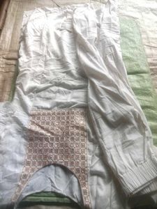 White Embroidered Kurta👗&amp; Trouser👖set