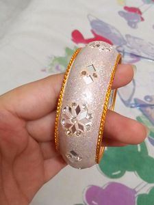 A Brilliant Bangle With Earrings😍😍