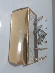 ❤️Latest korean Earrings Set With Beautiful box