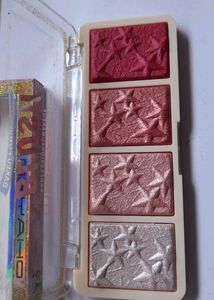 High Pigment Blusher With 4 Different Sheds